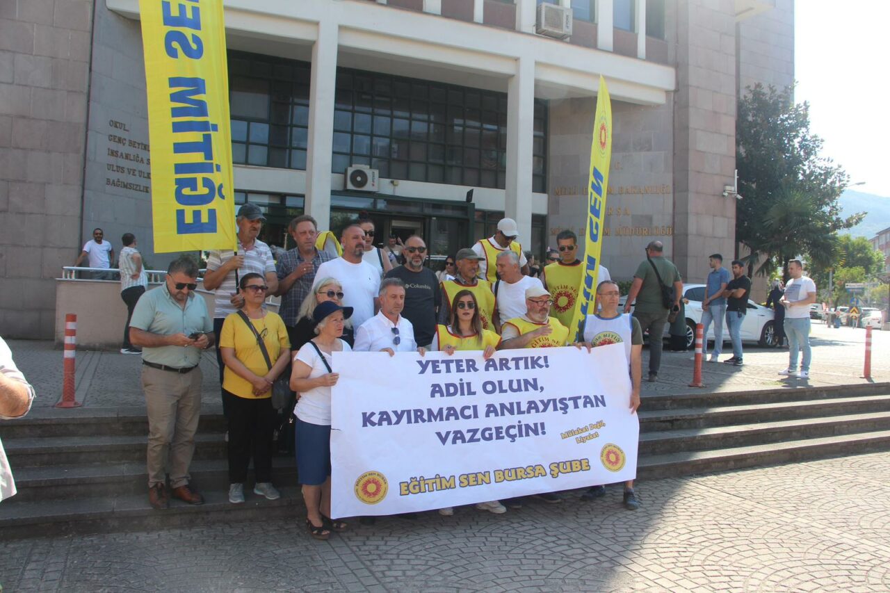 Eğitim Sen Bursa Şubesi: ‘O Müdür açıkça korunuyor’ Eğitim Sen Bursa Şubesi: ‘O Müdür açıkça korunuyor’