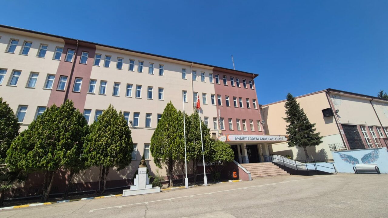 Bursa’nın kalbinde geleceğin liderlerini yetiştiren okul Bursa’nın kalbinde geleceğin liderlerini yetiştiren okul