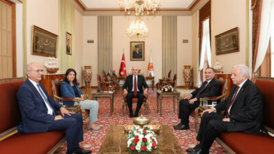 Numan Kurtulmuş, Meclis Başkanvekillerini kabul etti