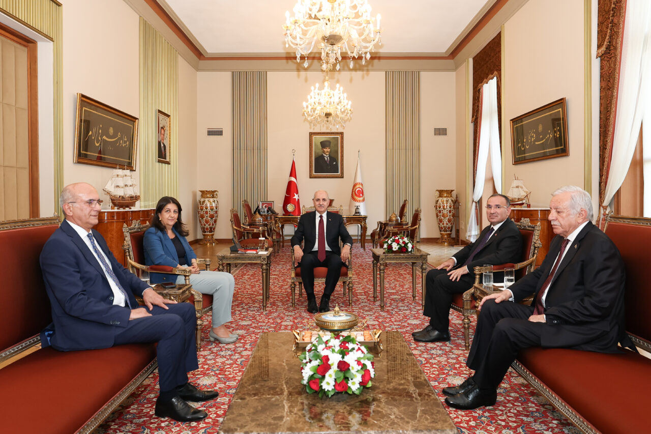 Numan Kurtulmuş, Meclis Başkanvekillerini kabul etti