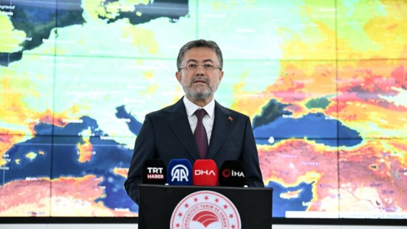 Bakan Yumaklı açıkladı; Bursa’daki bir yangın kontrol atına alındı Bursa ve Karabük'te orman yangınlarıyla mücadele sürüyor. Bursa Kestel ve