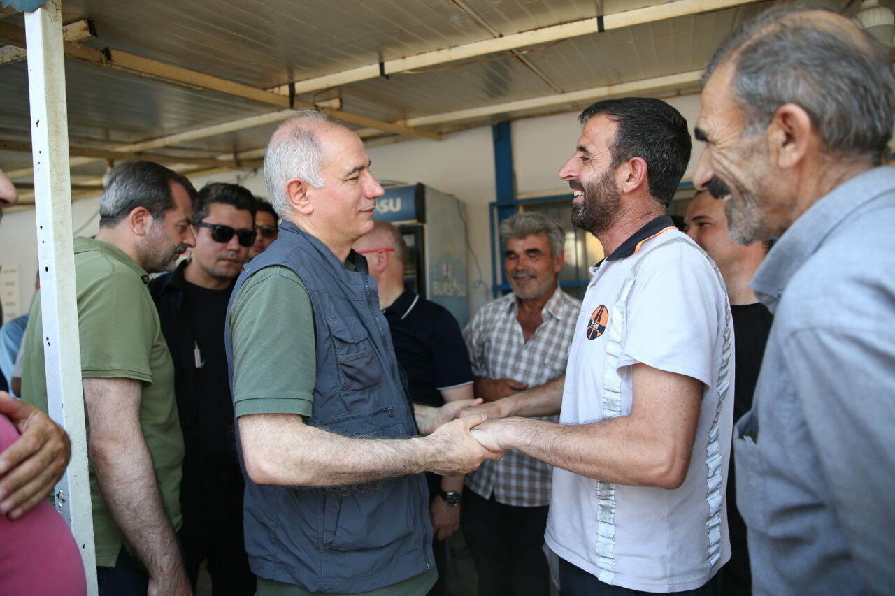 AK Parti Genel Başkanvekili Efkan Ala, Bursa’daki yangın bölgesinde AK Parti Genel Başkanvekili Efkan Ala, Bursa’daki yangın bölgesinde