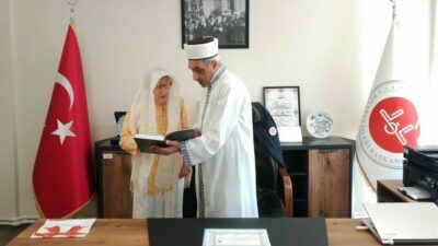 Alman vatandaş Mudanya’da Müslüman oldu