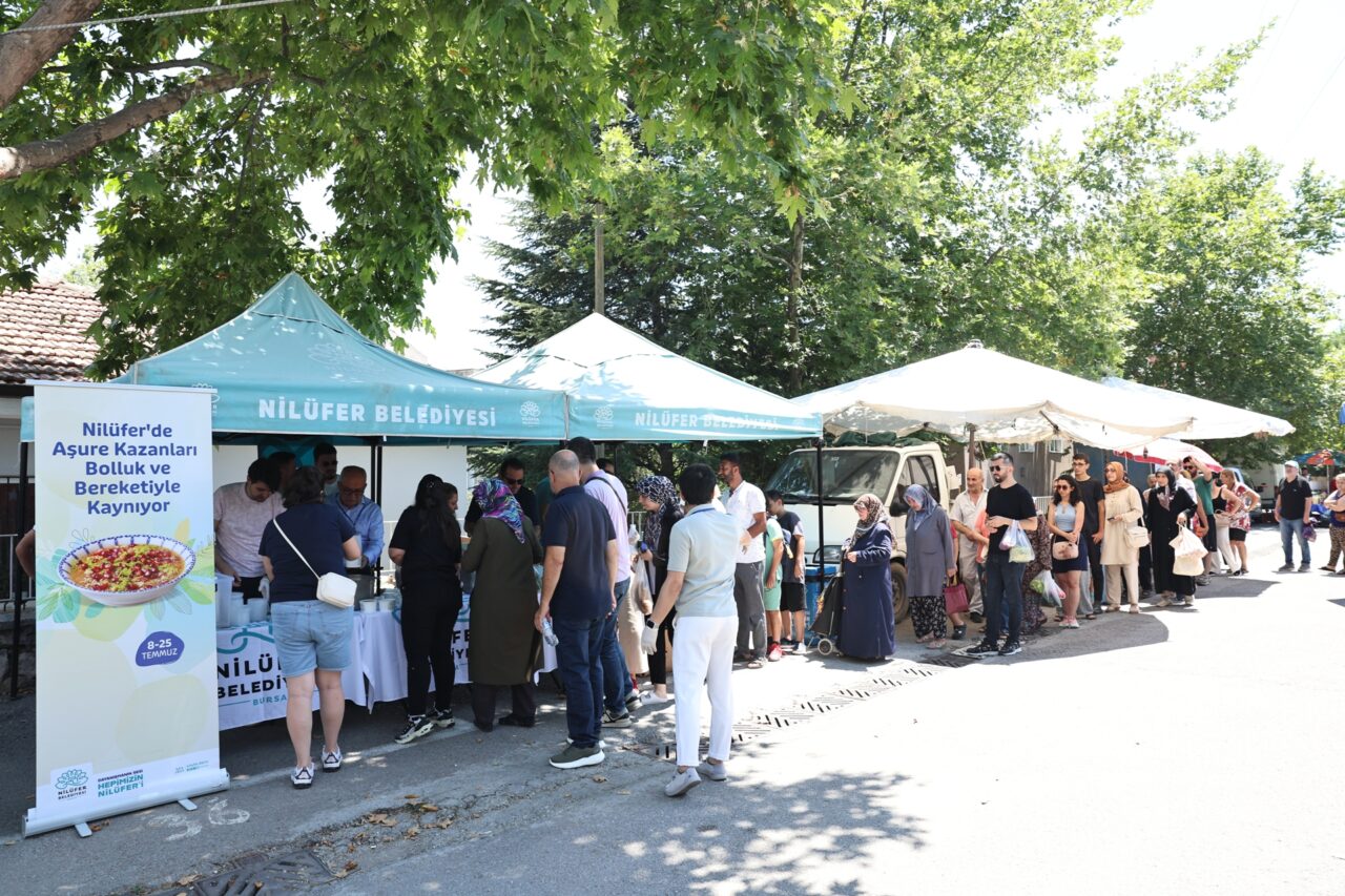 Nilüfer Belediyesi’nden 30 mahallede aşure ikramı