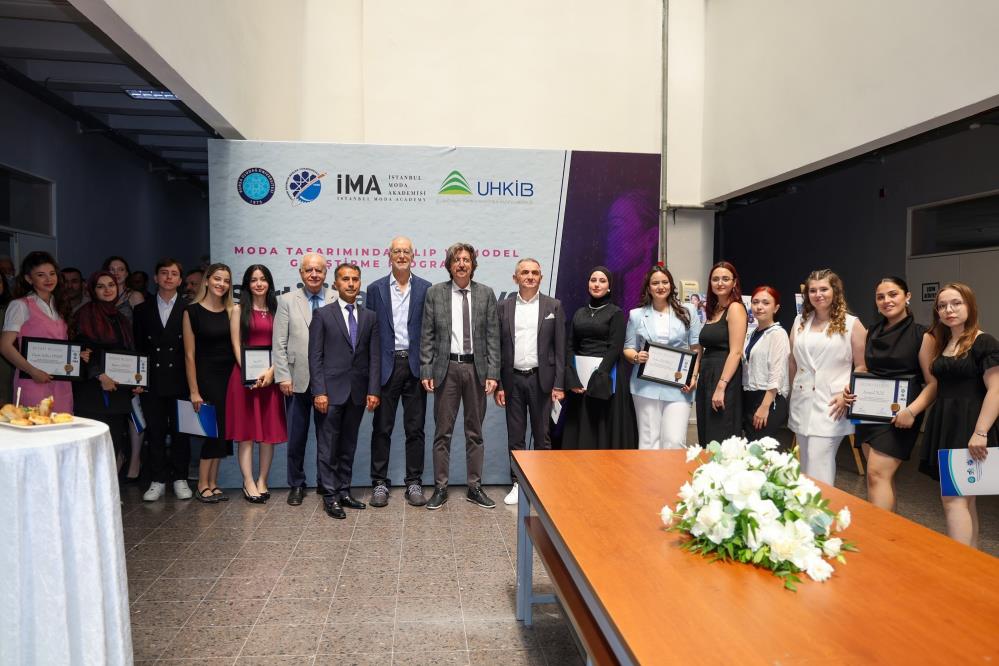 Bursa’nın yeni modacıları mezun oldu