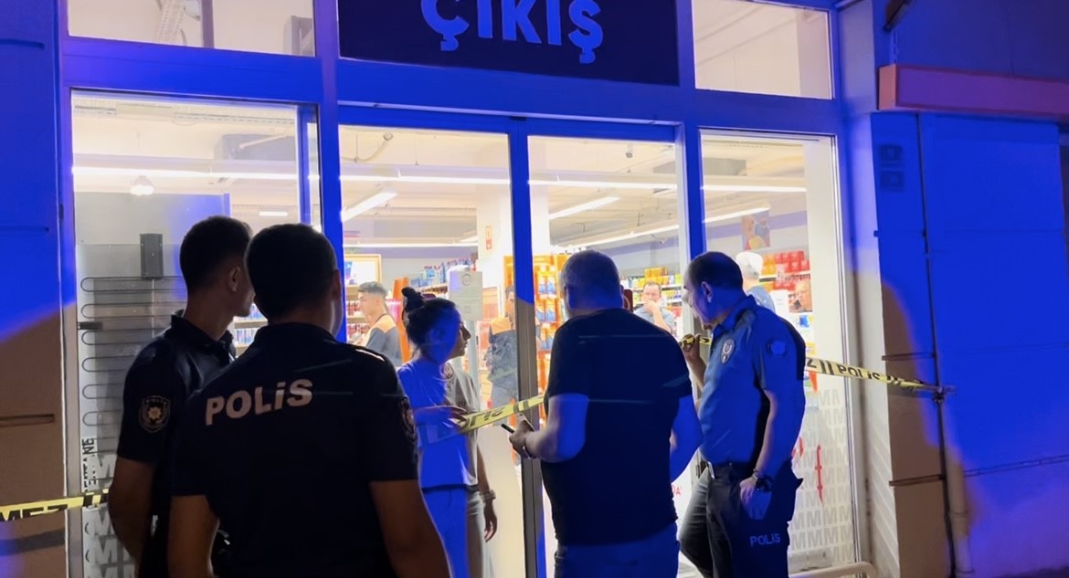 Bursa’da bir markette dehşet anları!