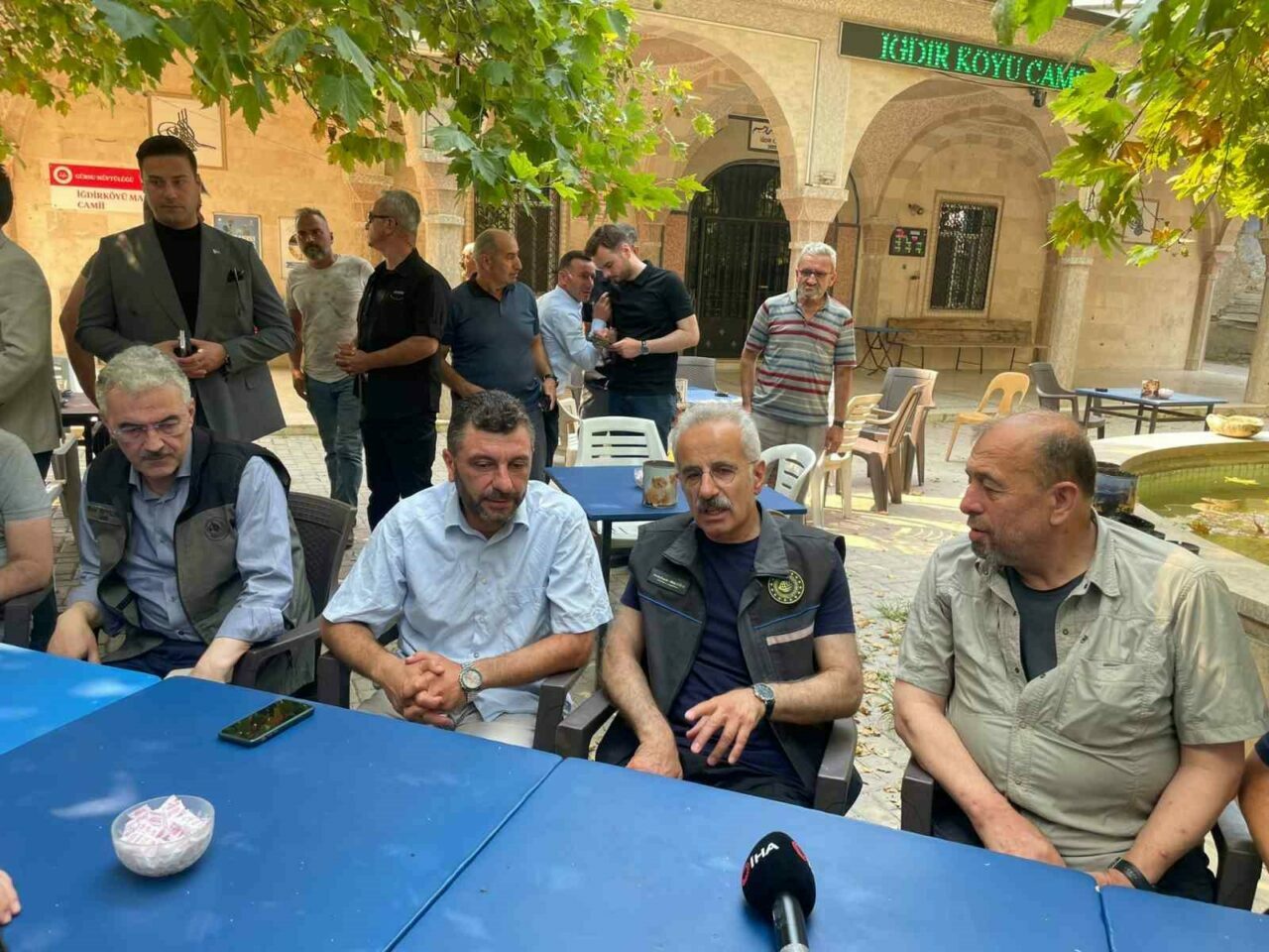 Bakan Uraloğlu, Bursa’da tahliye edilen mahalleleri ziyaret etti Bakan Uraloğlu, Bursa’da tahliye edilen mahalleleri ziyaret etti