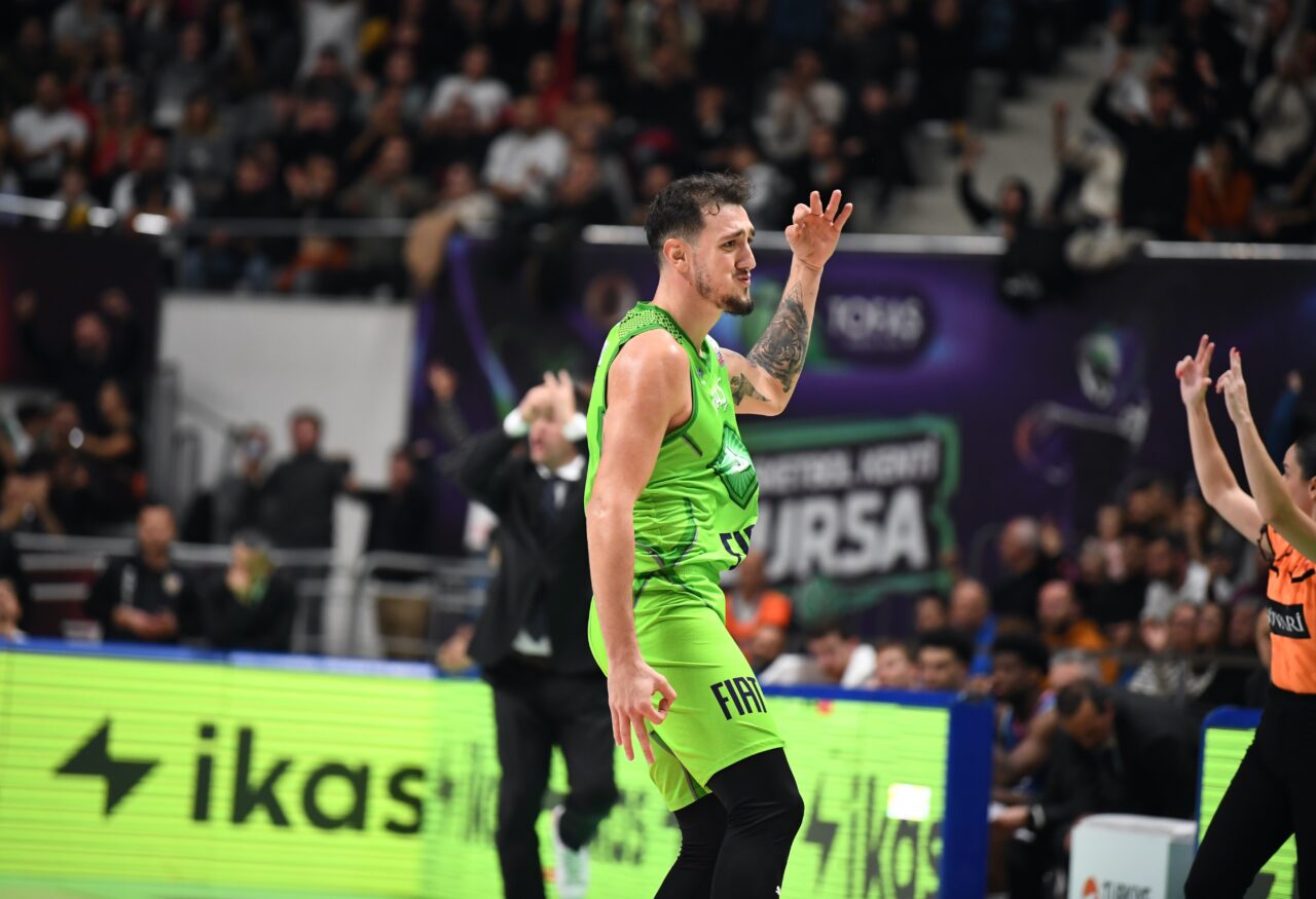 Tofaş Milli basketbolcuyla sözleşme imzaladı