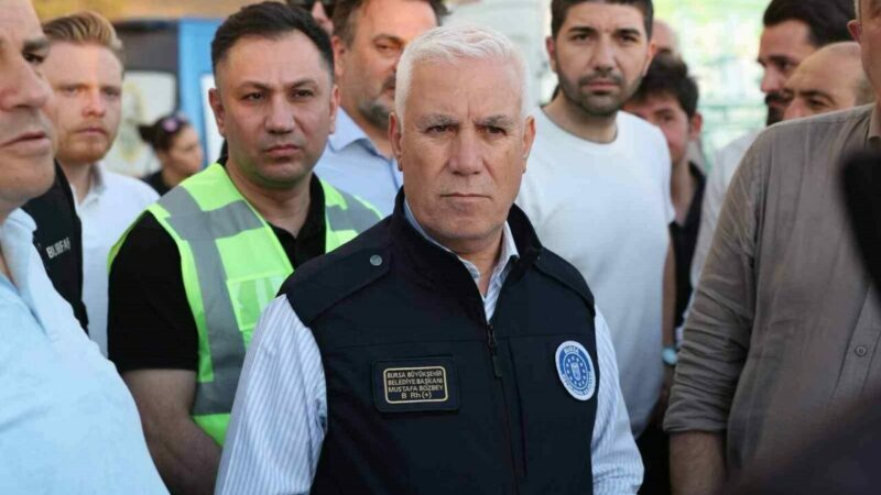 Başkan Bozbey: “Yangının 5-6 bölgede olması düşündürücü” Bursa Büyükşehir Belediyesi Başkanı Mustafa Bozbey, Orhaneli-Harmancık ilçeleri arasında devam