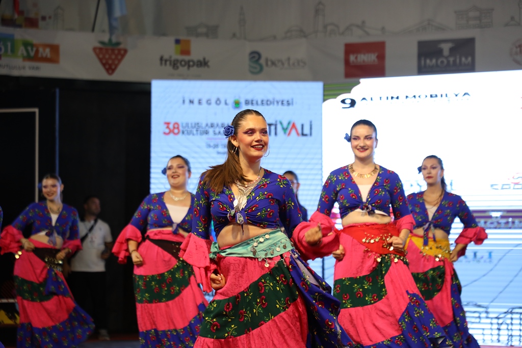 İnegöl’deki festivale büyük ilgi: Heyecan şehri sardı İnegöl’deki festivale büyük ilgi: Heyecan şehri sardı