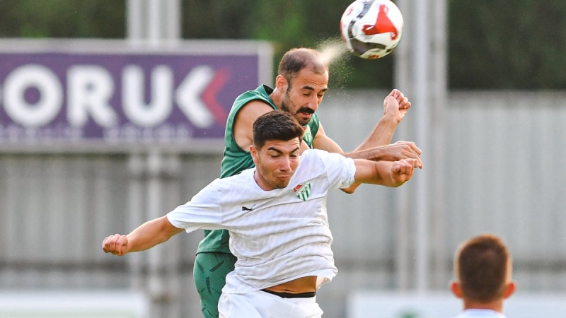 Bursaspor ilk provayı gençlerle yaptı Bursaspor ilk provayı gençlerle yaptı