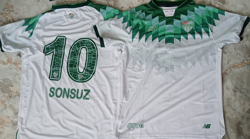 Bursaspor formaları sahiplerine ulaşmaya başladı Bursaspor formaları sahiplerine ulaşmaya başladı
