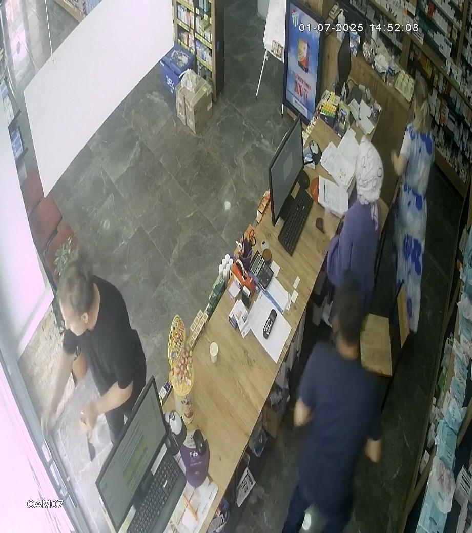 Bursa’da deprem anı kamerada