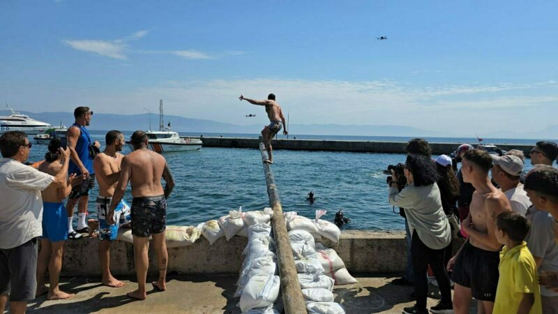 Bursa’nın Mudanya ilçesinde 1 Temmuz Denizcilik ve Kabotaj Bayramı dolayısıyla