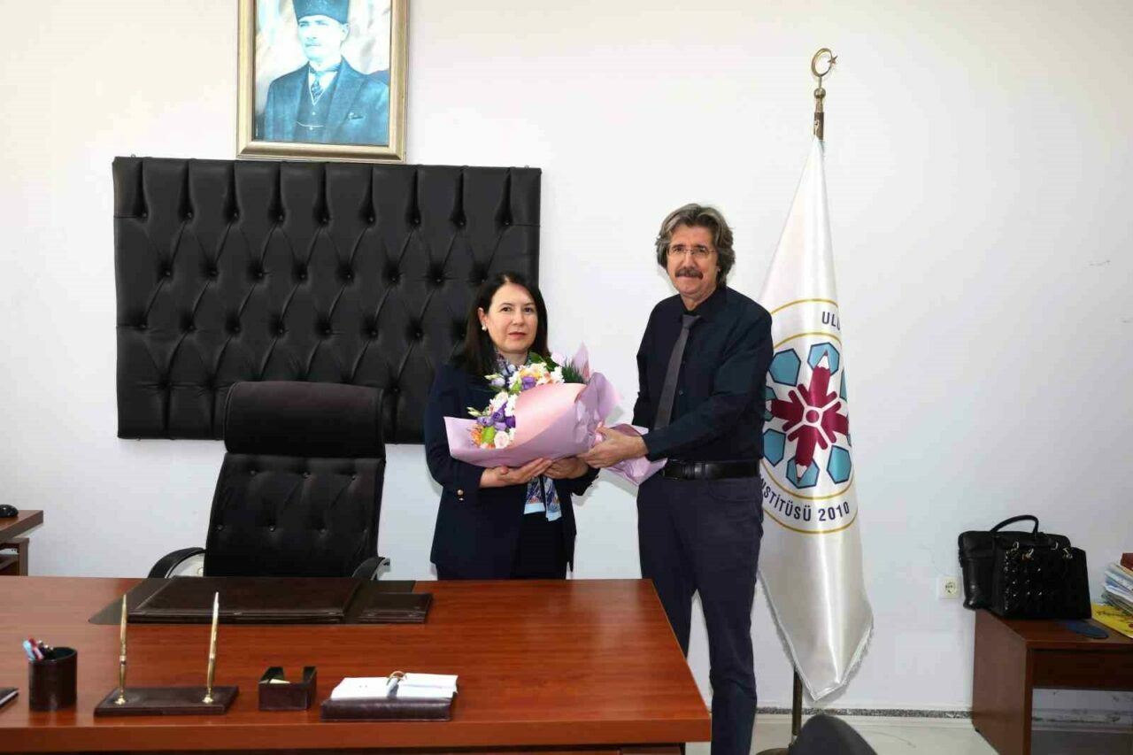 Bursa Uludağ Üniversitesi’nde bayrak değişimi Bursa Uludağ Üniversitesi’nde bayrak değişimi