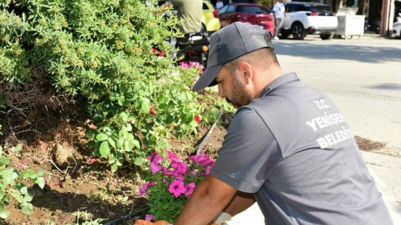 Bursa Yenişehir’in kalbi çiçek açtı Yenişehir Belediyesi Park ve Bahçeler Müdürlüğü, Başkan Ercan Özel’in talimatıyla