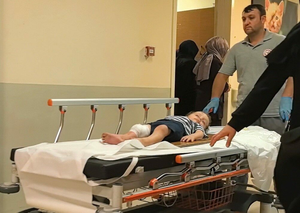 Bursa’da feci kaza: Küçük çocuk 3.kattan düştü… Bursa’da feci kaza: Küçük çocuk 3.kattan düştü…