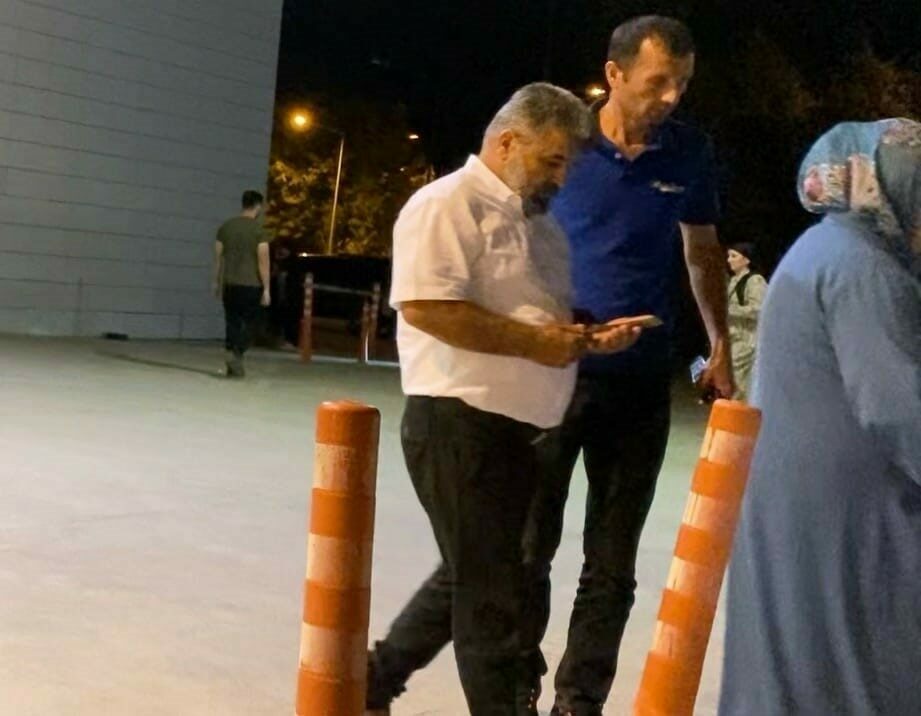 Bursa’da akıl almaz olay! Çocuklara şişe attı…