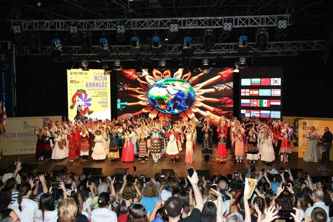 Bursa’da ‘Altın Karagöz’ coşkusu