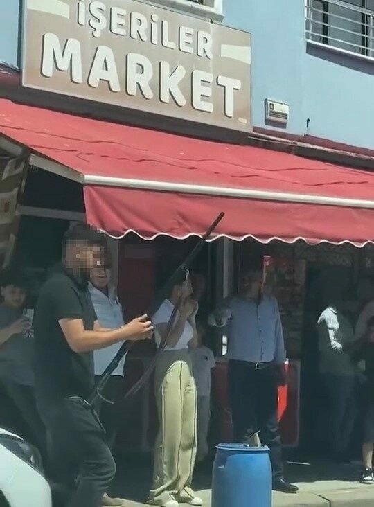 Bursa’da tepki çeken görüntü: Mermi yağmuruna tuttu