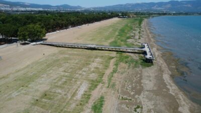 Bursa’da bir dönem deniz otobüsünün yanaştığı iskele karada kaldı