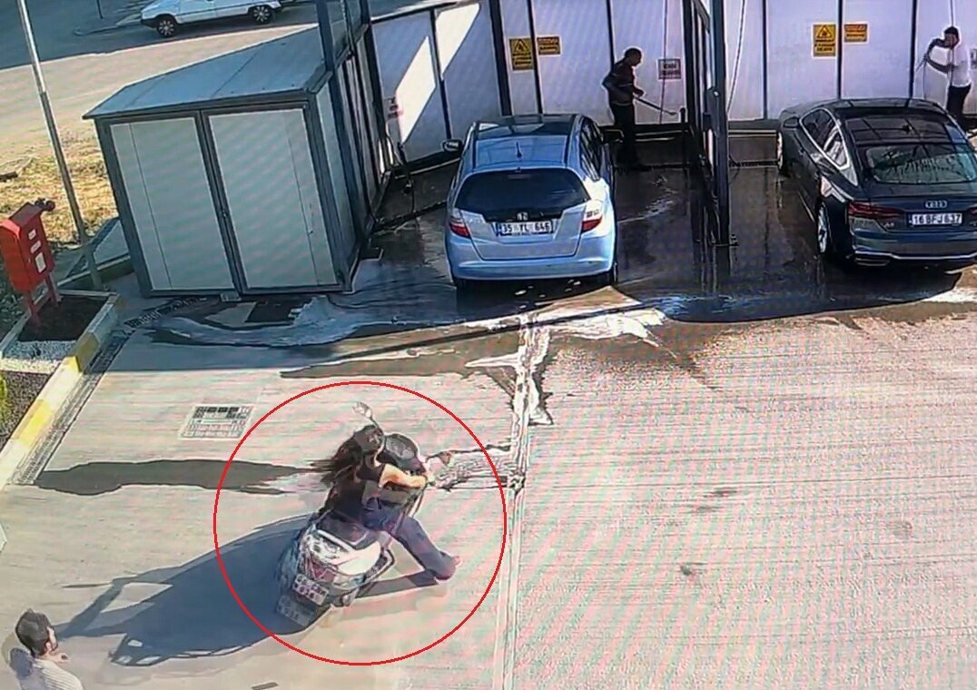 Bursa’da ehliyetsiz sürücü dehşeti Bursa’da ehliyetsiz sürücü dehşeti