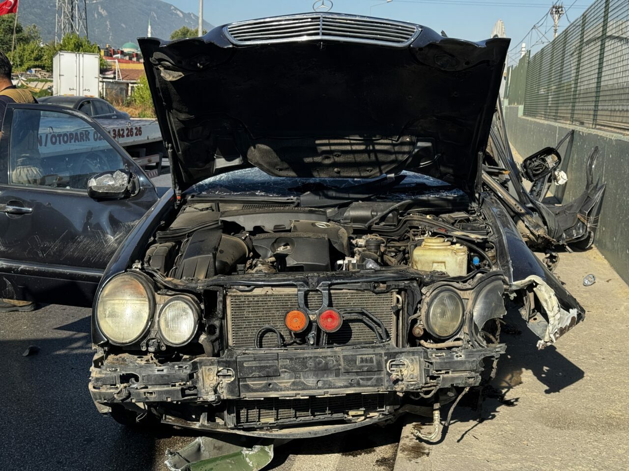 Bursa’da feci kaza! 2 ağır yaralı…