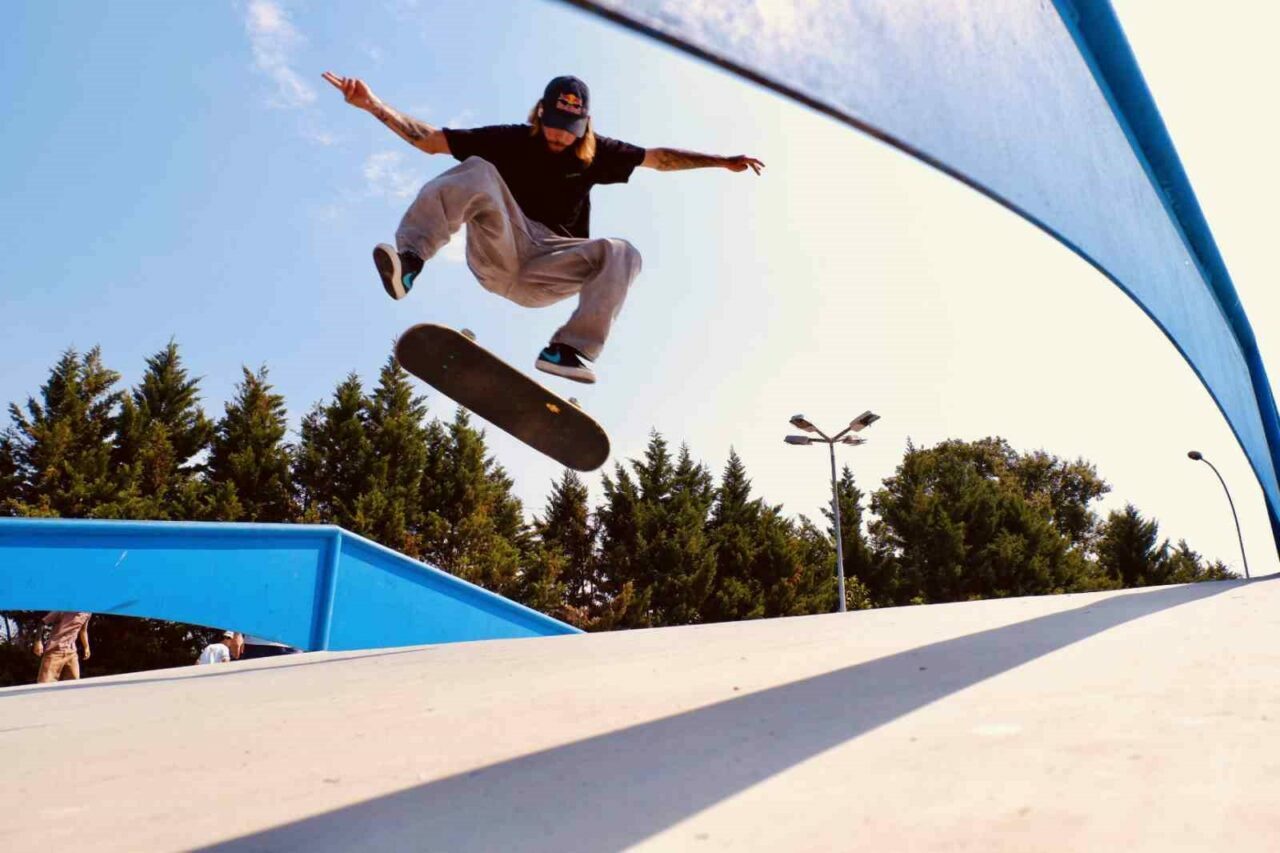 Bursa’da kaykaycılar ’Mattia Ahmet Minguzzi’ için yarıştı