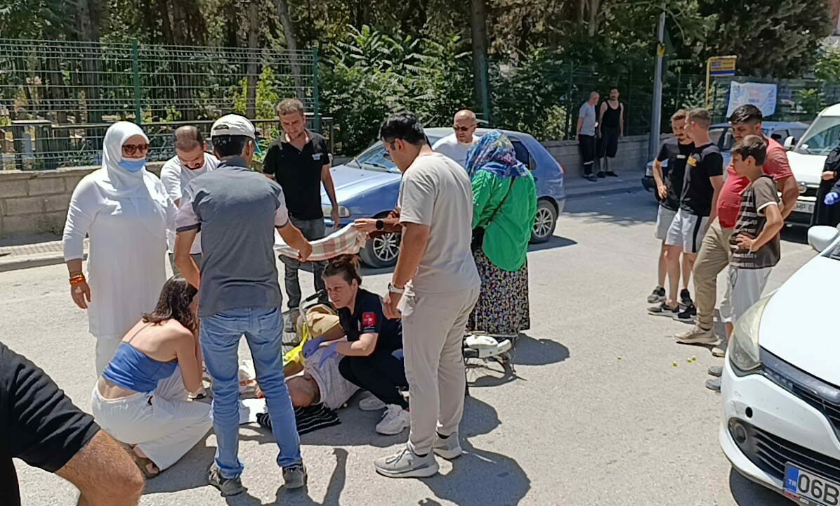 Bursa’da kaza sonrası güneşten böyle korudular Bursa’da kaza sonrası güneşten böyle korudular