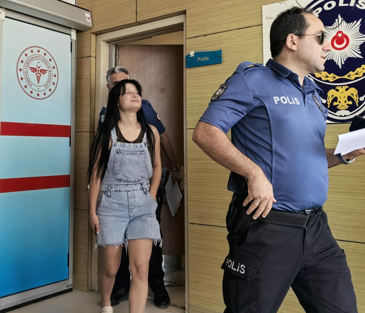 Bursa’da kızların bıçaklı kavgası Bursa’da kızların bıçaklı kavgası