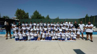 Bursa’da minik kulaçlar ikinci dönemi tamamladı