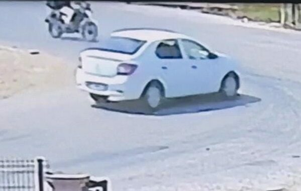 Bursa’da motosiklet ile otomobil çarpıştı Bursa’da motosiklet ile otomobil çarpıştı