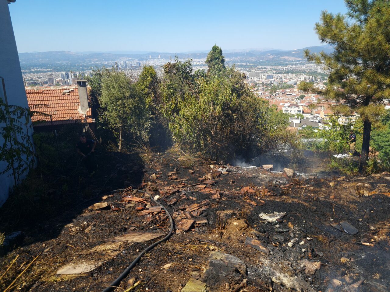 Bursa’da otluk alanda yangın Bursa’da otluk alanda yangın
