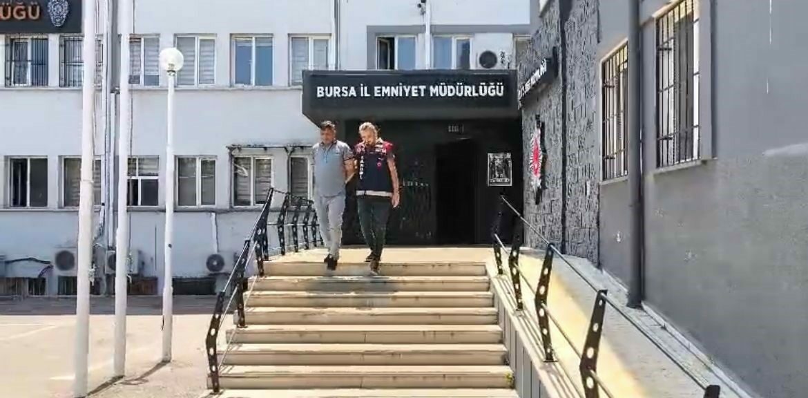 Bursa’da onlarca kişiyi kandırdı! Kendisini kaymakam olarak tanıtıp…