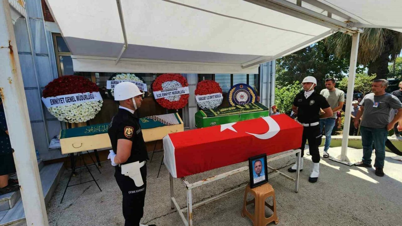 Bursa’da trafik kazasında hayatını kaybeden aileye son görev