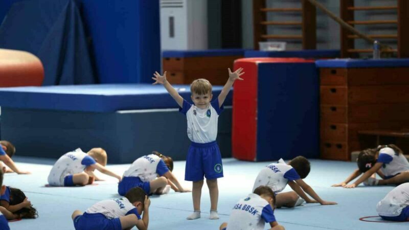 Bursa’da Yaz Spor Okulları’nda sertifika heyecanı Bursa Büyükşehir Belediyesi tarafından düzenlenen Yaz Spor Okulları ve bu