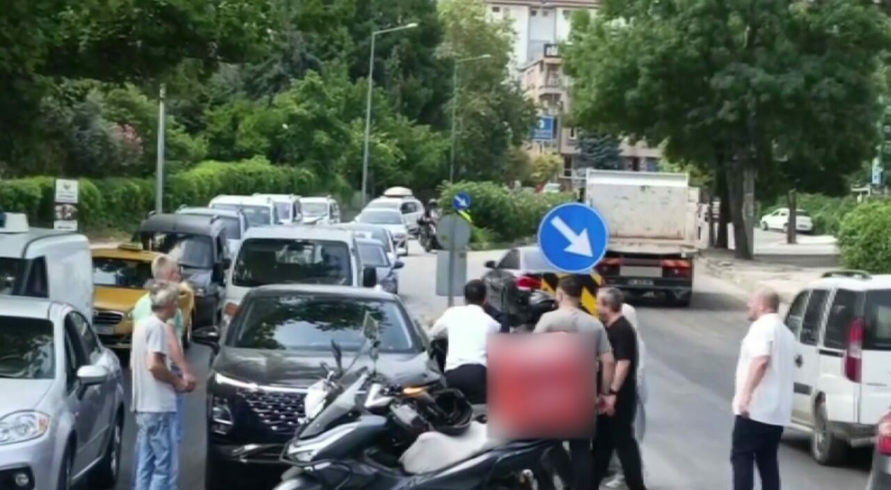 Bursa’da yol verme kavgası Bursa’da yol verme kavgası