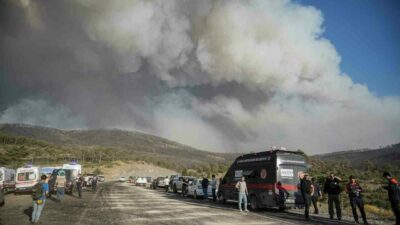 Büyükşehir’den Bursa’daki yangınlarla yoğun mücadele! 185 araç ve 568 personel…