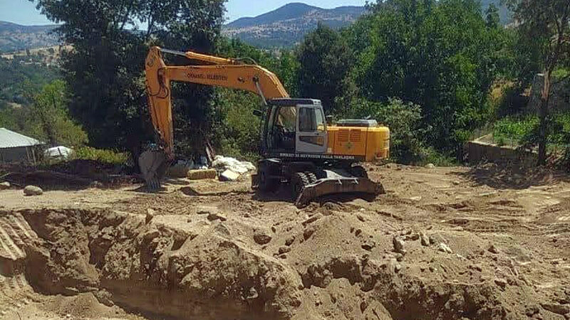Bursa’nın dağ ilçesine yeni hizmet binası Orhaneli Belediyesince, Balıoğlu Köyü Yardımlaşma Derneği öncülüğünde mahalle halkının ortak