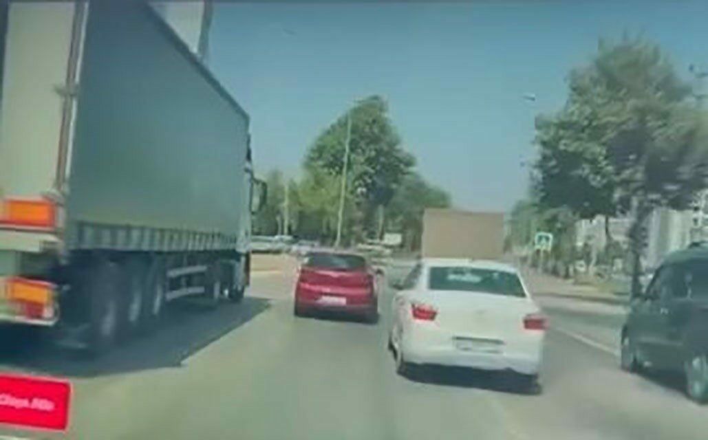 Bursa’nın işlek caddesinde korkunç kaza