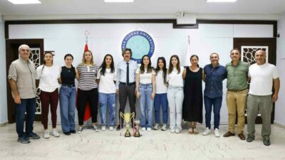 BUÜ Kadın Hentbol Takımından çifte şampiyonluk