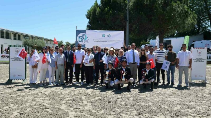 Bursa Uludağ Üniversitesi’nden 50. yıla özel proje Bursa Uludağ Üniversitesi’nin (BUÜ) 50. kuruluş yılı onuruna düzenlenen etkinlikler