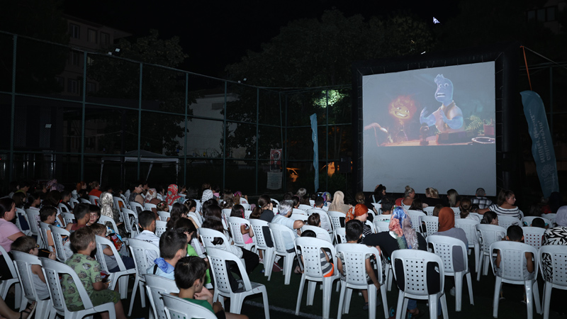 Bursa Nilüfer’de çocukların sinema keyfi başlıyor Bursa Nilüfer’de çocukların sinema keyfi başlıyor