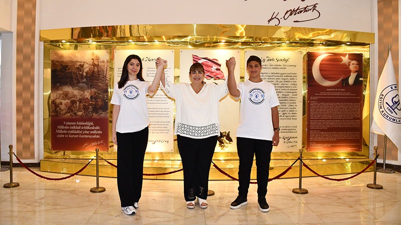 Bursa’nın zirvesinde iki Emine Örnekli: 500 Tam Puan! Bursa’nın zirvesinde iki Emine Örnekli: 500 Tam Puan!