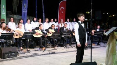 Bursa’da TSM Korosu’ndan kulakların pasını silen konser