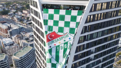 Dev Bursaspor bayrağı tüm Bursa’yı selamlıyor!