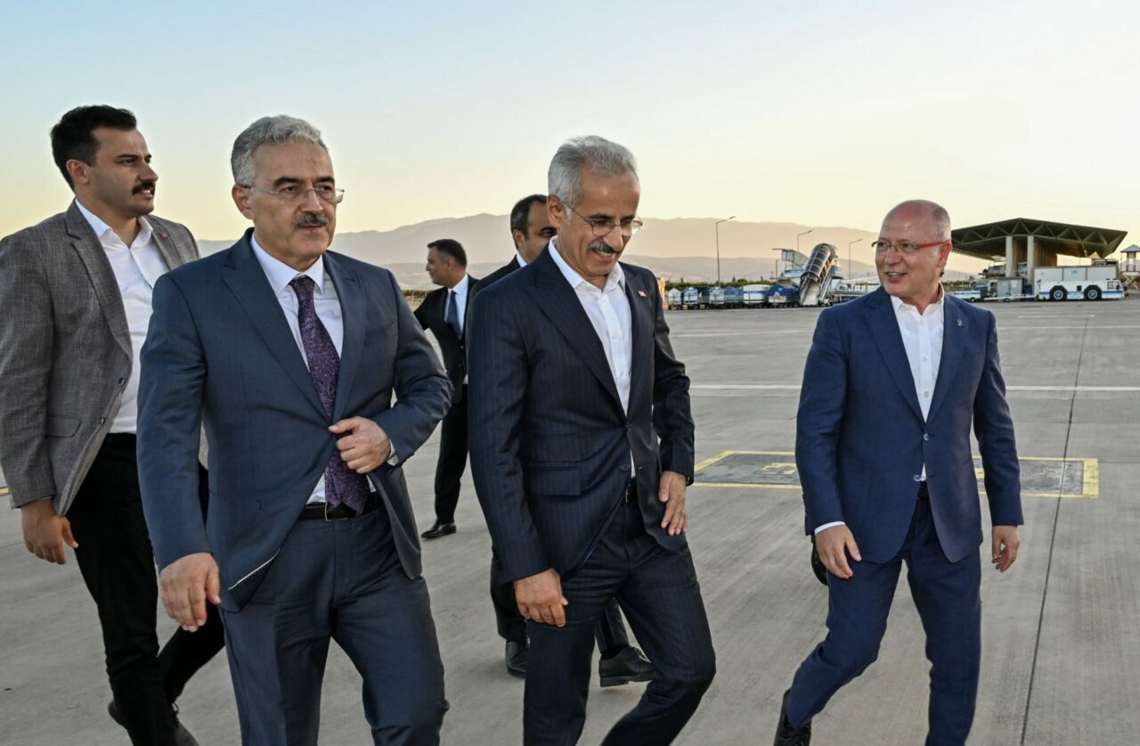 Bakan Abdulkadir Uraloğlu Bursa’da Bakan Abdulkadir Uraloğlu Bursa’da