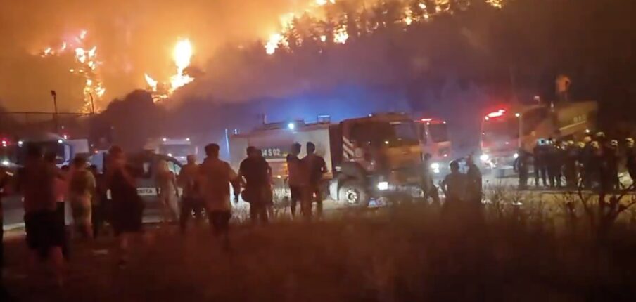 Bursa Valiliği’nden alevler arasında kalan 3 mahalleyle ilgili yeni açıklama Bursa Valiliği’nden alevler arasında kalan 3 mahalleyle ilgili yeni açıklama