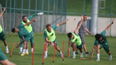 Bursaspor’un kaptanları açıklandı! İki ismin de anlamı büyük…