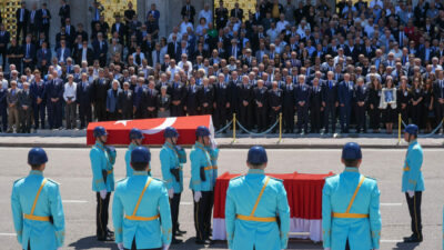 Eski CHP Genel Başkanı Altan Öymen için Meclis’te tören